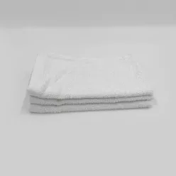   Fehér szállodai minőségű törölköző kéztörlő 400GSM anyagból 30x50 cm