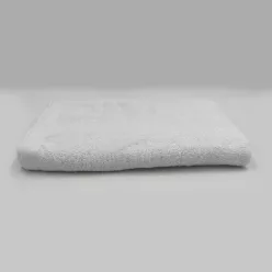   Fehér szállodai minőségű törölköző 400GSM anyagból 70x140 cm